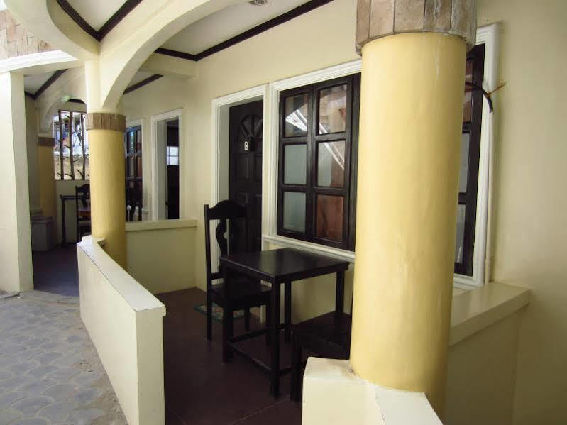 Eriko'S House Hotel Balabag  Exterior photo